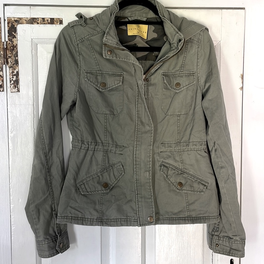 Girl’s/ Juniors Fall 🧥 coat! In excellent condition!